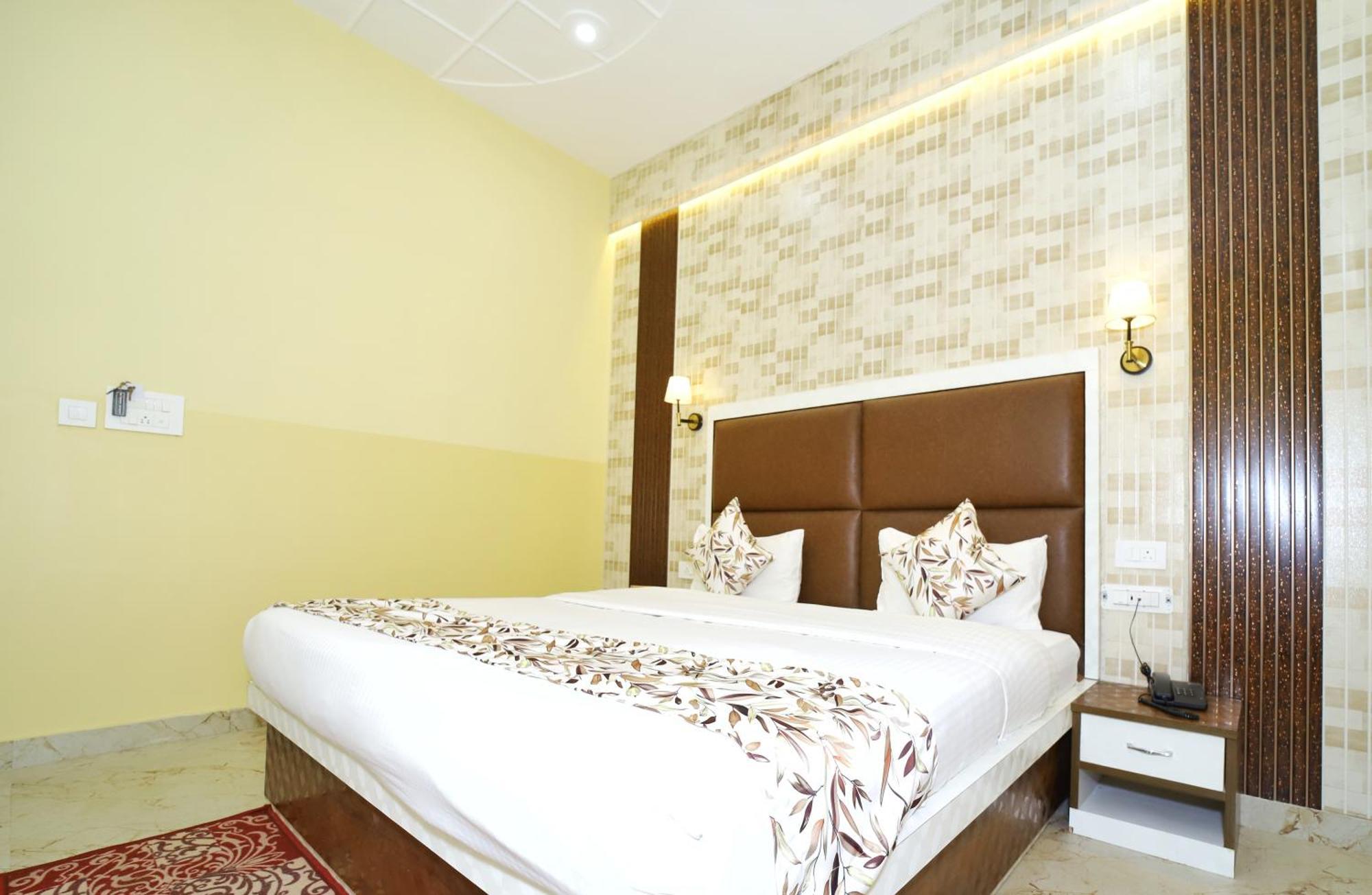 The Orchid Retreat Apartment Агра Екстериор снимка
