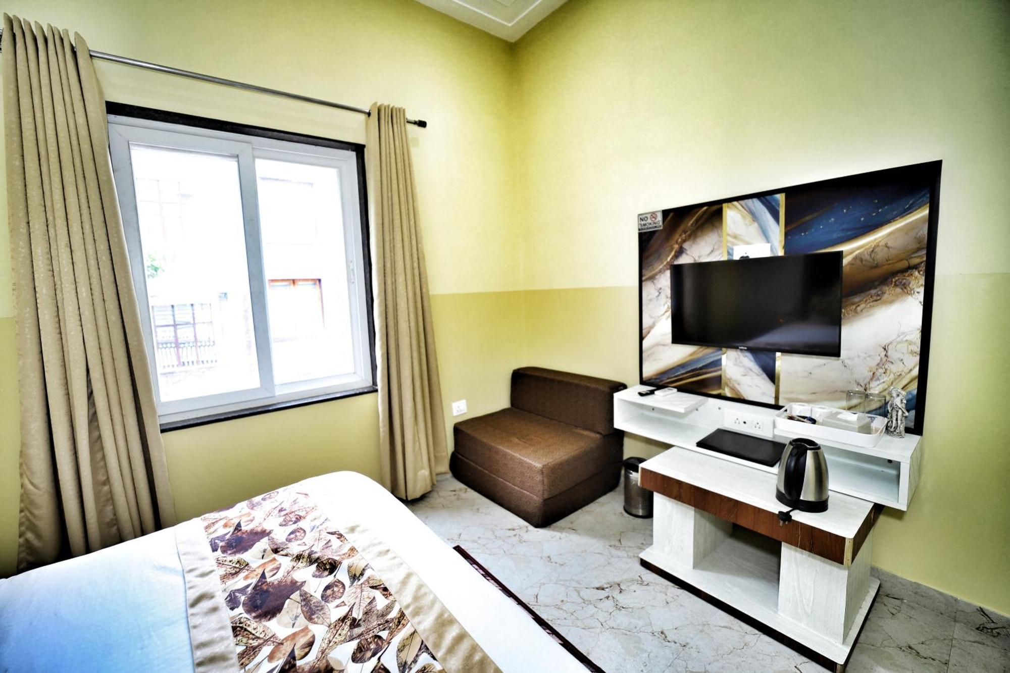 The Orchid Retreat Apartment Агра Екстериор снимка