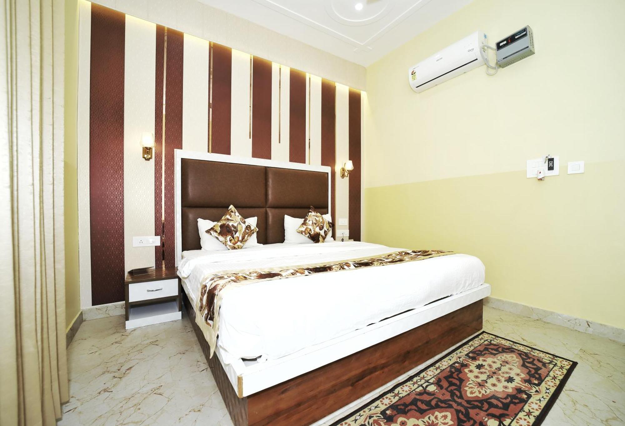 The Orchid Retreat Apartment Агра Екстериор снимка